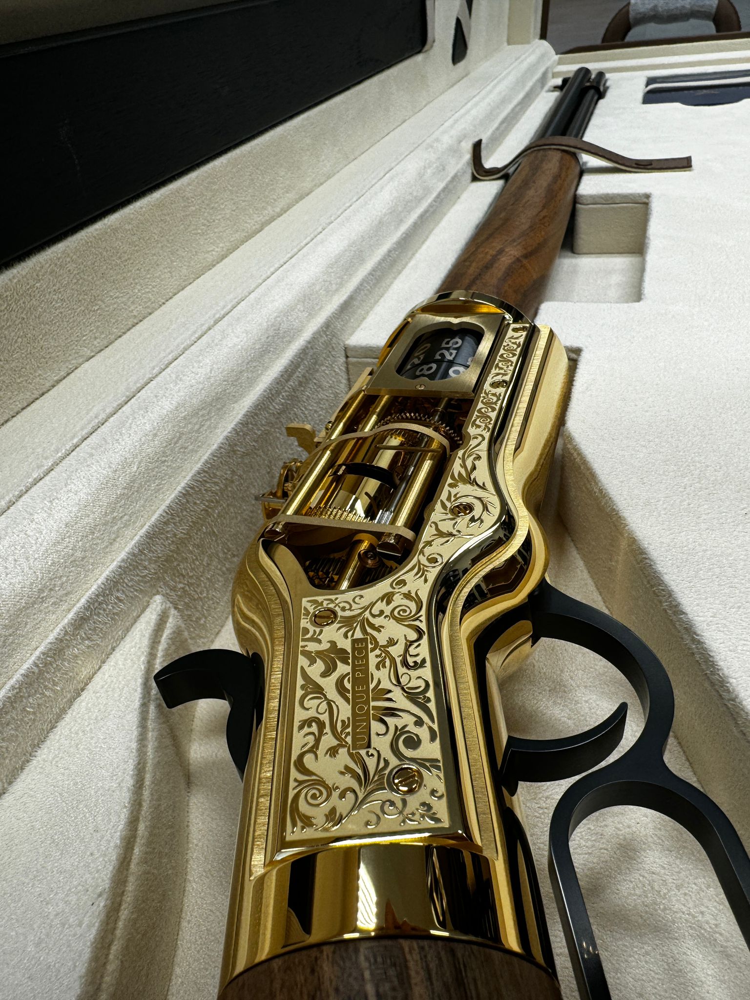 L'Epée 1839 - The Golden Boy Riffle clock