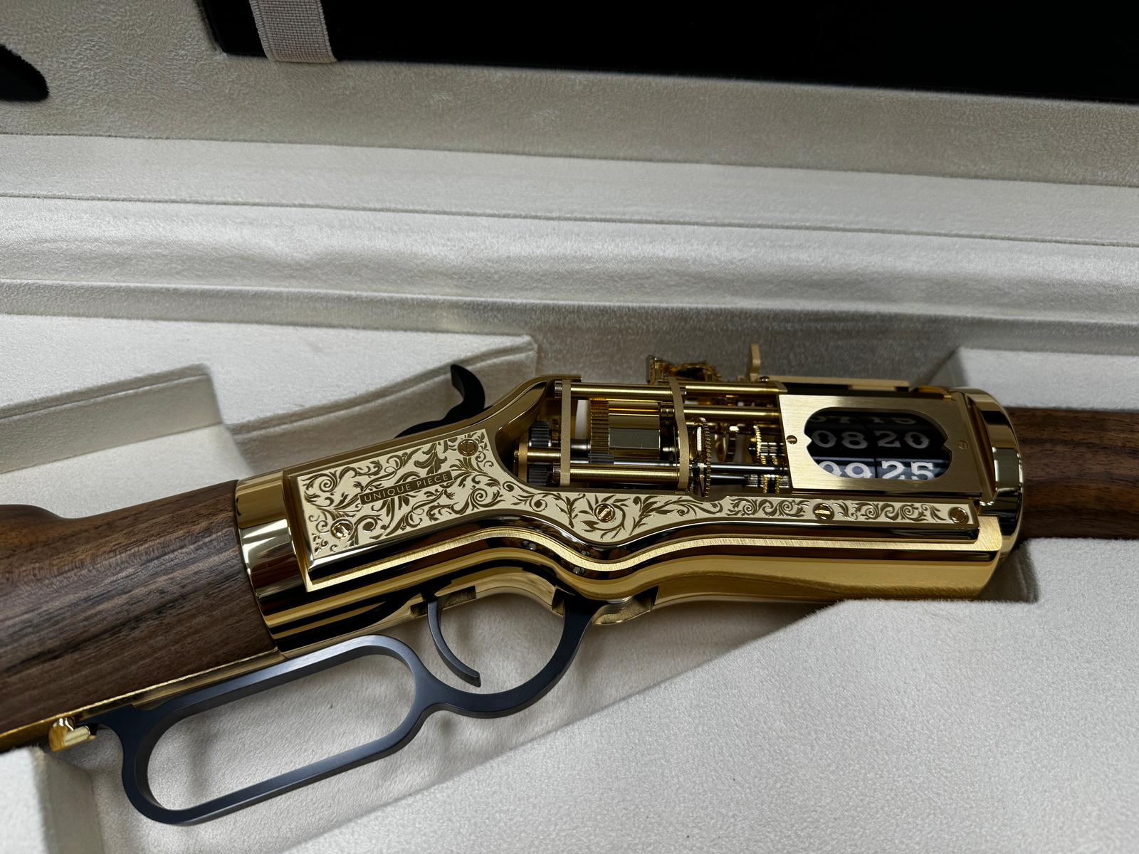 L'Epée 1839 - The Golden Boy Riffle clock