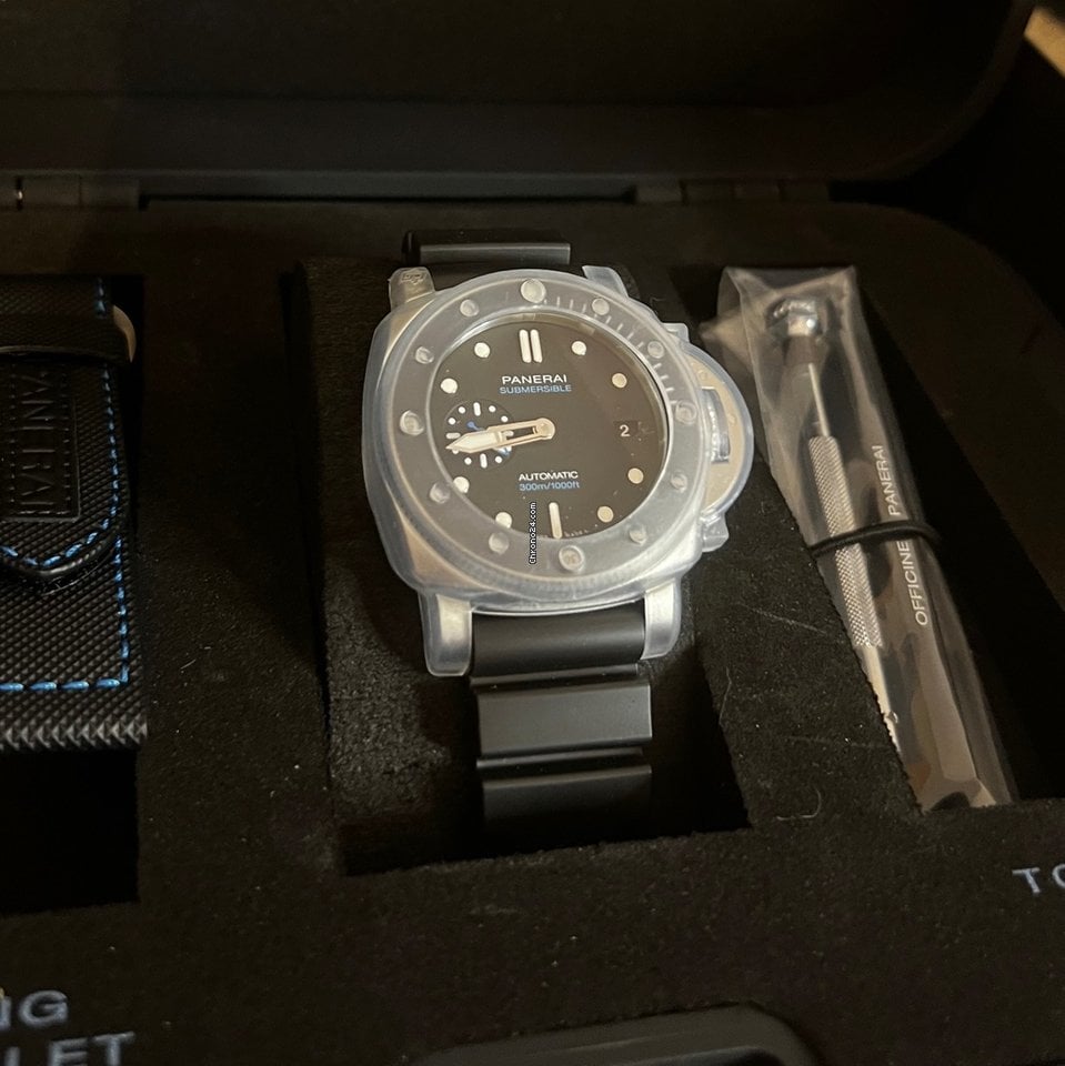 Panerai Luminor Submersible